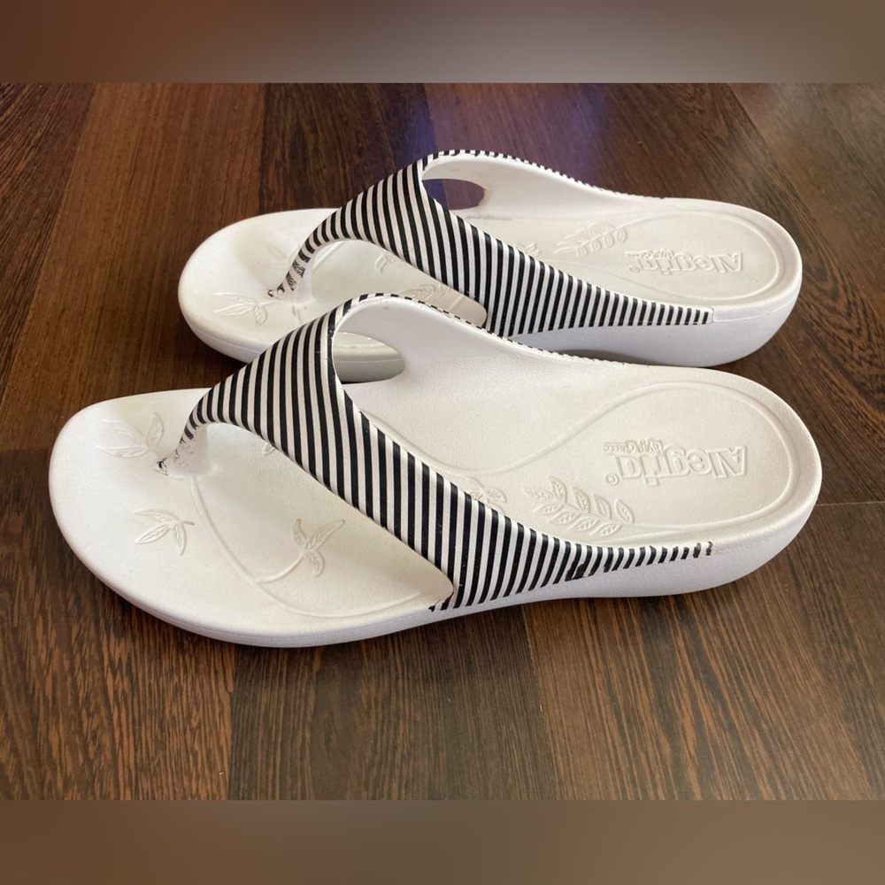 Alegria Bouncy Soft Sandals with Stripes by PG Lite - 7.5 Women’s